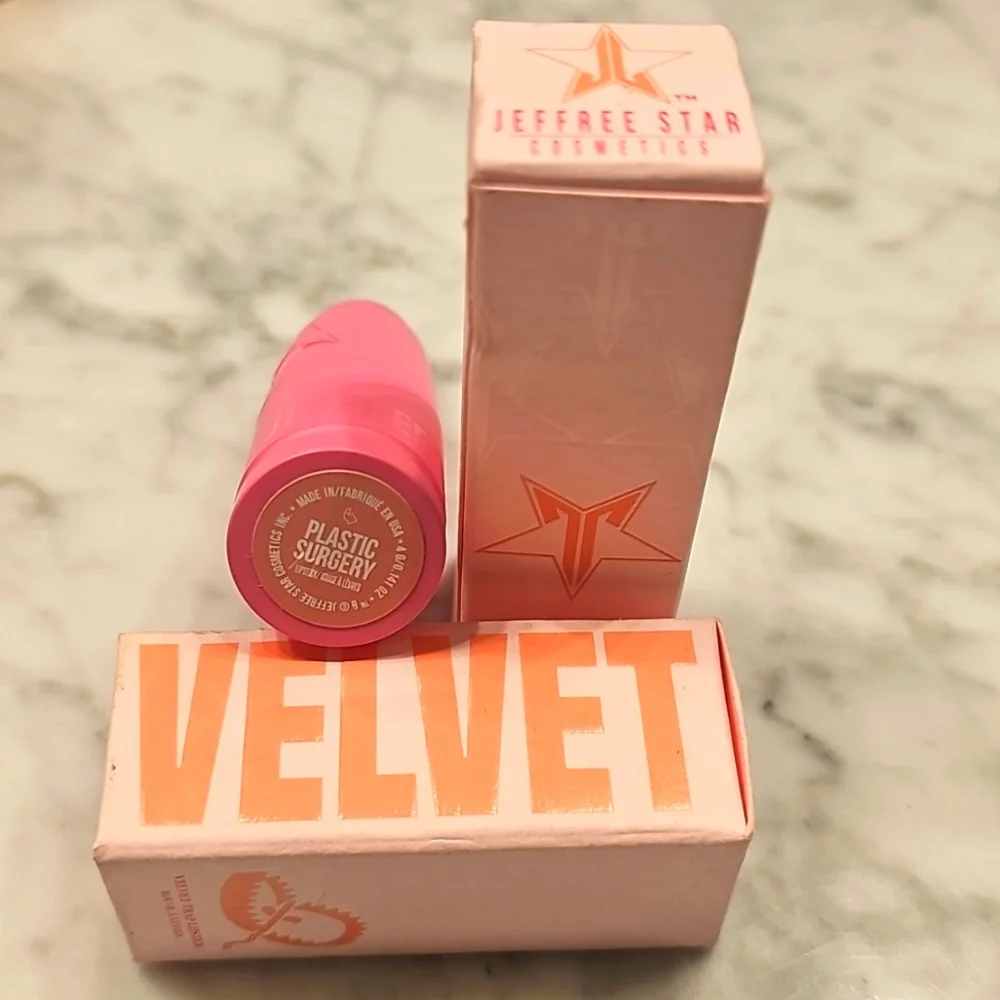 NiB Jeffrey Star set of 3. Lip Gloss, Lipstick, and Luminous Setting Powder - Picture 8 of 12